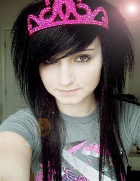 Perfect hairstyles for every occasion having stunning hair every single day is something all girls dream of. 40 Stunning Long Emo Hairstyles For Girls in 2017 - Blurmark