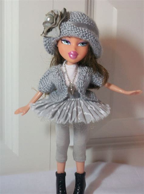 Please feel free to browse the. Hand knit and sewn Complete outfit for Bratz doll - 6 ...