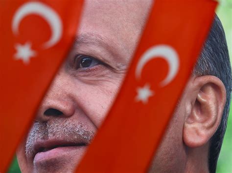 Analyse: Maître des scrutins, Erdogan vacille avant la présidentielle ...