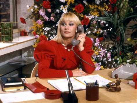 Cantante, ballerina, attrice, signora della tv, ha. Raffaella Carrà ieri e oggi: la ricordi quand'era così ...