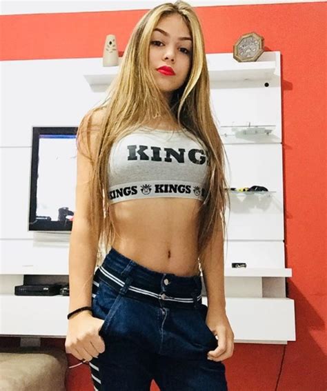 Em nova fase, MC Melody está loira e deixa falsete no ...