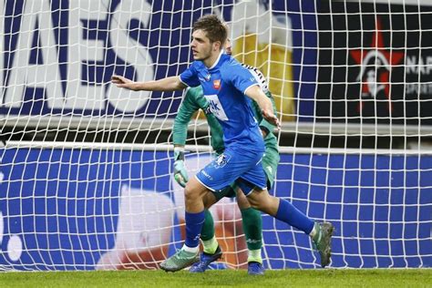 Jun 29, 2021 · kaa gent is voor volgend seizoen op zoek naar gedreven stewards. Hij is het geheime wapen voor 2020 in titelstrijd KAA Gent ...