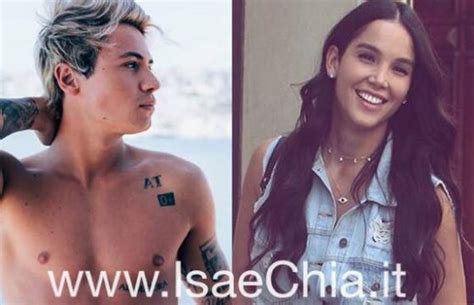 Federico rossi del duo benji e fede, dopo le critiche ricevute sul social dai fan per la sua relazione appena nata con paola di benedetto, con cui è uscito allo scoperto durante la romantica vacanza a santorini, chiede rispetto, per lui e per la mora. Paola Di Benedetto e Federico Rossi in vacanza insieme a ...