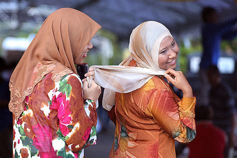 Check spelling or type a new query. PhotoGrapHerUPAHAN: Ambik gambar curi-curi... (CANDID)