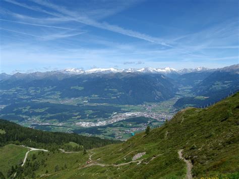 Ahrntal is a comune in south tyrol in northern italy, located about 70 kilometres northeast of the city of bolzano, on the border with austr. Kronplatz mit Blick ins Tauferer Ahrntal | www.suedtirol ...