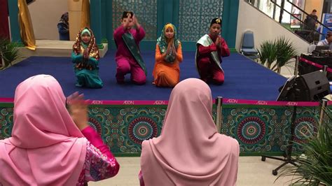 Comment must not exceed 1000 characters. Tarian Selamat Hari Raya Anuar Zain & Elina - YouTube