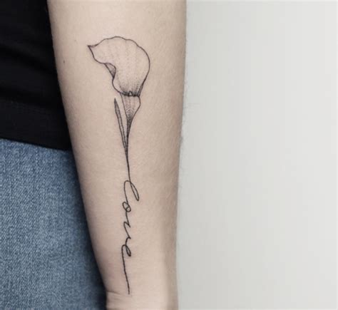 Tiny design is usual for the first tattoo. Calla Lilly Tattoo | Lily tattoo, Lillies tattoo, Small ...