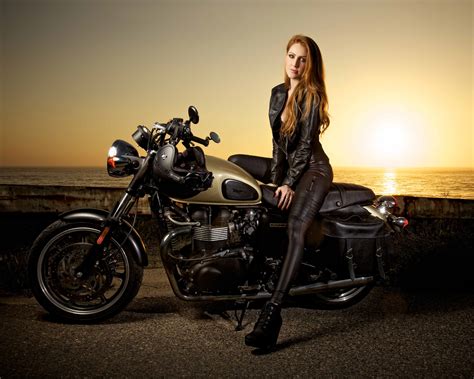 Where is the bonneville salt flats? Chelsea And Her Triumph Bonneville - Moto Lady