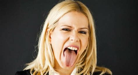 O melhor da música do kid abelha. Paula Toller, ex-vocalista da banda Kid Abelha, processa o ...