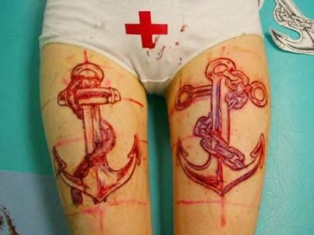 Scarification is a permanent form of body modification that affects the texture of the skin by cutting through layers to purposefully create a scar. Les 15 tatouages les plus extrêmes faits par Scarification ...