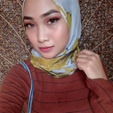 Tudung always has good boobs. Pin di Beauty Malay Girls | Awek Melayu Comel