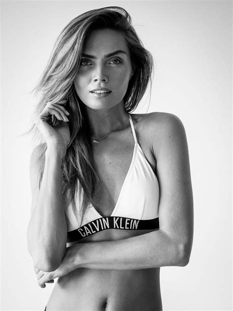 Kim feenstra (23) werkt op dit moment aan het format voor een eigen realityshow. Kim Feenstra - By Marinke