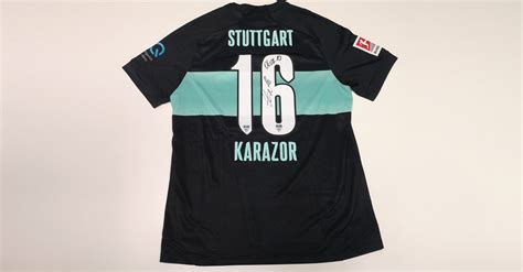 • • • für immer cannstatter kurve! Das getragene VfB-Sondertrikot von Atakan Karazor vom 2 ...