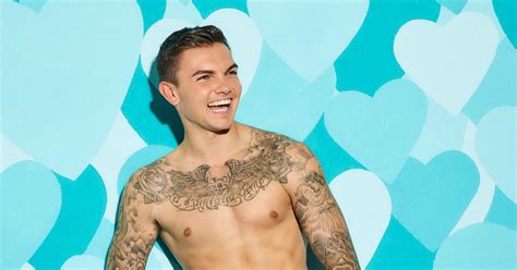 Love island 2018 has already seen its fair share of drama with many of the itv2 show's hopefuls, which was only increased when new boy sam bird made his explosive entrance to the villa. Sam Gowland makes Love Island return - but what's his ...