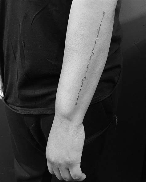 Lower east side — more than a decade ago, sarah mcgovern, 35, allowed her former best friend, a budding tattoo artist at the time, to practice tattooing designs on her legs. Tiny, Super Minimalist Tattoos That Are Subtle But Striking | Minimalist tattoo, Single needle ...