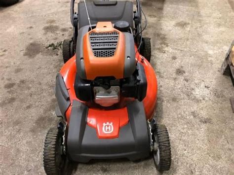 Your lawn mower is an important gardening tool, so it's worth taking the time to maintain it. Husqvarna Gräsklippare/Lawn mower for sale. Retrade offers ...