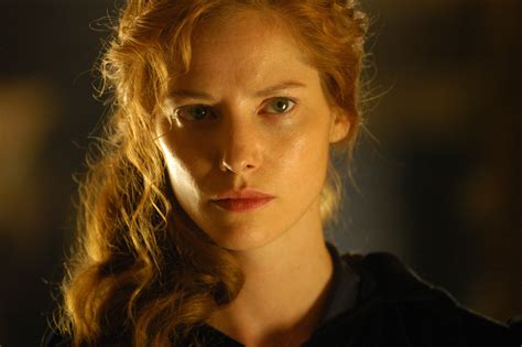 Born 16 march 1975) is an english actress and former model. Sienna Guillory as Athena | Primer plano, Animales ...