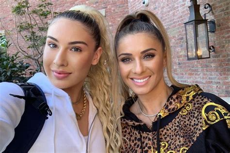 Anamaria prodan a postat un mesaj surprinzător pe instagram înainte să anunțe divorțul. Cum arată Sarah, fiica cea mare a Anamariei Prodan, la 20 ...