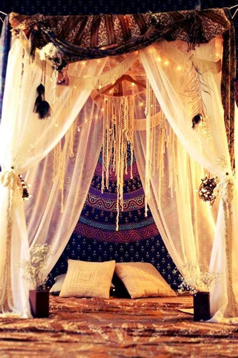 Almost every wedding now, i do includes a couple night to me, a night shot, is a photo or series of photos that you take of the bride and groom, usually just first off, it's incredibly valuable to your clients. 40 Wedding First Night Bed Decoration Ideas - Bored Art