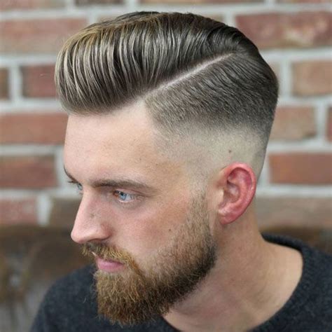 Easy and fast bed hair styling for a messy, mid fade haircut perfect for the modern man. Cortes De Cabelo Masculino Degrade Com Desenho