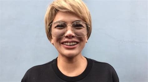 Inilah beberapa nama artis yang seringkali muncul di awal tahun ini. 5 Artis Tanah Air yang Berani Tampil Hot di Instagram ...