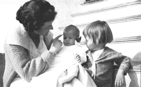 Todas las noticias sobre caroline kennedy publicadas en el país. Rose Kennedy enjoys a tender moment with two of her young ...