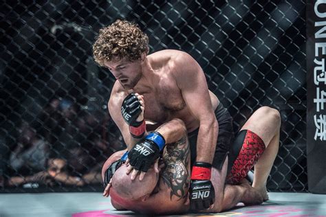 As expected, dana white is backing his former ufc fighter in this contest, placing a $1 million bet on askren's victory. Ben Askren Record - Ufc 239 Twitter Reacts To Jorge Masvidal S 5 Second Ko Of Ben Askren : Ben ...
