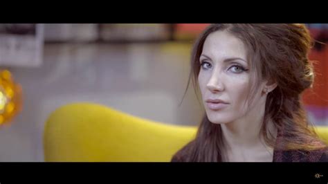 She attended the jaroslav ježek conservatory in prague studying musical theatre and she later received a master's degree in. Olga Lounová - Jsem optimista ( oficiální textové video ...