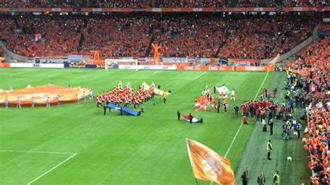 The children held a running contest among themselves. Oefen voetbal wedstrijd Nederland Wales Amsterdam Arena (4 ...