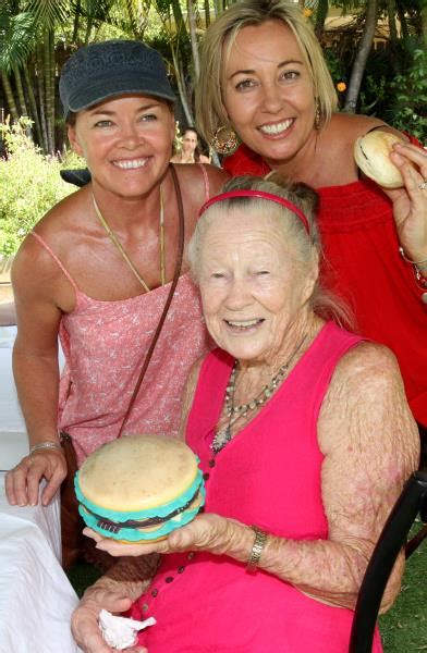 When you buy through links on our site, we may earn an affiliate. Female Back Burgers / Arnold S Brings Its Burgers Back At ...