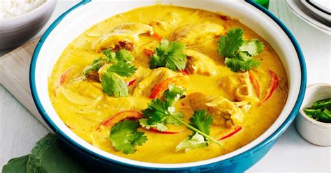 The consistency of japanese curry sauce is much thicker and the taste is on the sweeter side. Mango chicken curry | Recipe | Mango chicken, Curry ...