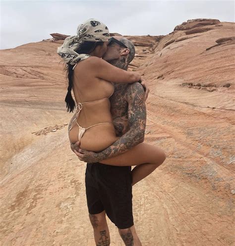 Travis barker just took a huge step with kourtney kardashian in overcoming one of his biggest fears and we totally didn't see it coming. Kourtney Kardashian And Travis Barker's PDA Is Weird Says ...