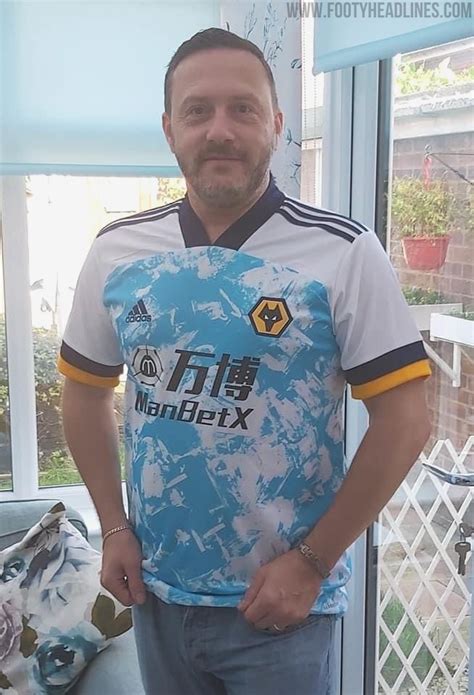 Kaufen sie günstige wolves fc trikot online. Wolves-Fan ahmt unglaubliches Adidas-Auswärtstrikot 2020 ...