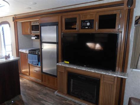 Quick look 2021 prime time crusader 382mbh fifth wheel. 2016 Forest River/Prime Time Tracer 3175RSD TT Stk #2069