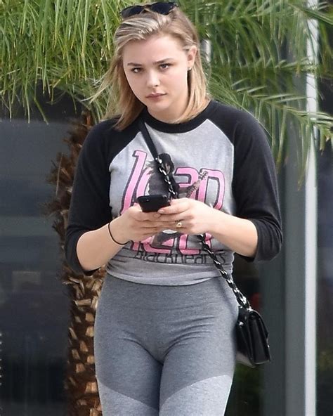 Well technically there's two photos of her with camel toe, so 8 lips isn't untrue. Pin en Sexy bodies