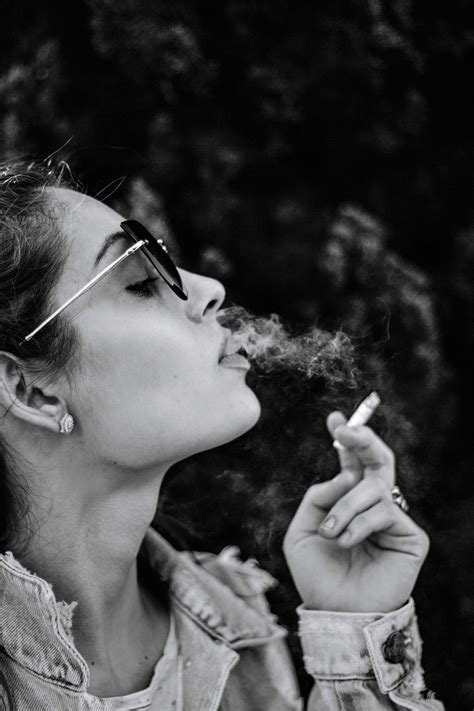 Her love for smoking and to you fans gives her strength to new awesome videos! Smoking Lovely - Love Beautiful Weed Smoke Joint Pot ...