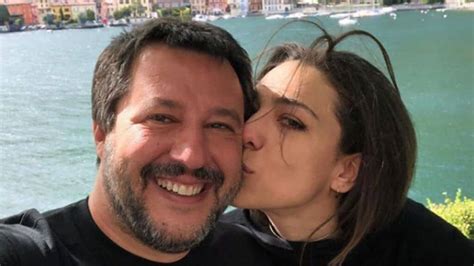 L'appartamento è ampio e con giardino, in una zona residenziale della capitale. Matteo Salvini e Francesca Verdini: l'aperitivo e la ...