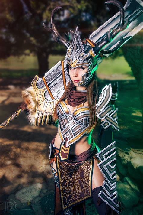 Cosplaymat, le plus grand choix de matériaux cosplay en france, worbla, mousses eva, perruques, lentilles, latex, peintures, livres kamui, costumes, led. The Incredible Works of Kamui Cosplay aka Svetlana Quindt