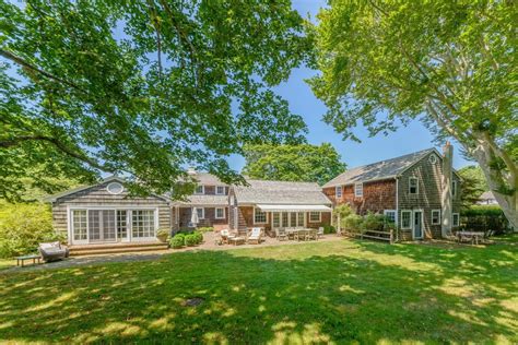 Vt selle ettevõtte 2 suhtlusvõrgustiku lehekülge, sh google ja foursquare jm. 83 Sagg Main Street, Sagaponack, NY 11962 | Sotheby's ...