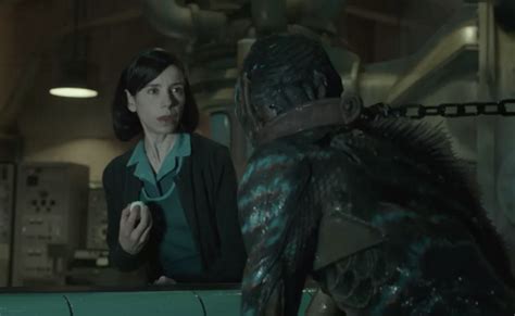 La forme de l'eau (the shape of water) est un film fantastique romantique américain coécrit, coproduit et réalisé par guillermo del toro, sorti en 2017. La forme de l'eau, de l'écran à l'écrit | Livres Hebdo