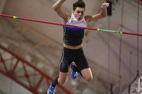 Armand duplantis et son père greg au stade de la louisiana state university, le 20 avril 2019 à baton rouge depuis l'exploit berlinois, duplantis n'a pas chômé et a même confirmé son immense talent. News - Duplantis Reaches New Heights with 19-1 Clearance ...