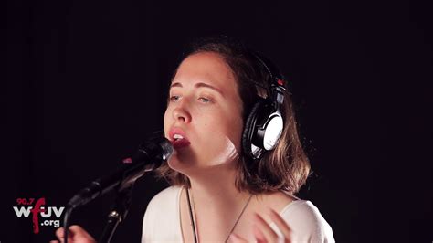Alice merton learn to live. Alice Merton - "No Roots" (Live at WFUV) - YouTube