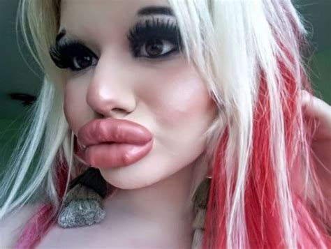 Andrea ivanova, jeune bulgare de 22 ans résidant à sofia, espère bien obtenir les plus grosses heureuse de ce nouveau look, andrea ivanova ne fait pas la fine bouche devant les compliments. O tânără din Bulgaria vrea să aibă cele mai mari buze din ...