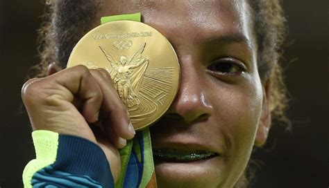 Mayra aguiar entrou para a história ao vencer sua terceira medalha de bronze da carreira. Medalhas dos próximos Jogos Olímpicos podem ser feitas de ...