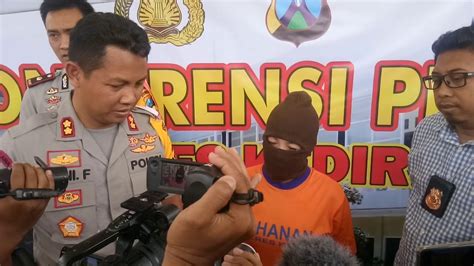 Lowongan kerja sinar mas group terbaru. Ini Motif Pelaku Tikam Leher Kepala PT. Sinar Mas Kediri - YouTube