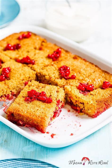 Johannisbeeren waschen, von den stielen zupfen und in einem sieb abtropfen lassen. Johannisbeer-Dessertkuchen mit Dinkelvollkorn, das beste ...