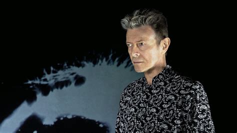 David bowie dies after 18 month battle with cancer. « David Bowie, les cinq dernières années » diffusé sur ...