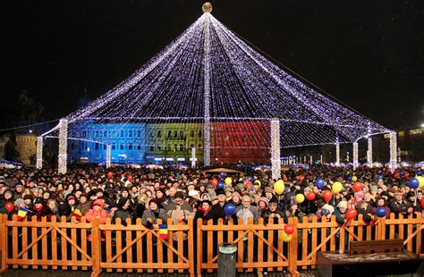 Clujul, oficial în haine sărbătoare după inaugurarea iluminatului festiv - Transilvania Reporter