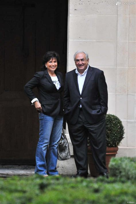 Dominique strauss kahn junto a su ya exmujer, anne sinclair, en una imagen de agosto de 2011. Anne Sinclair et Dominique Strauss-Kahn à Paris, le 4 ...