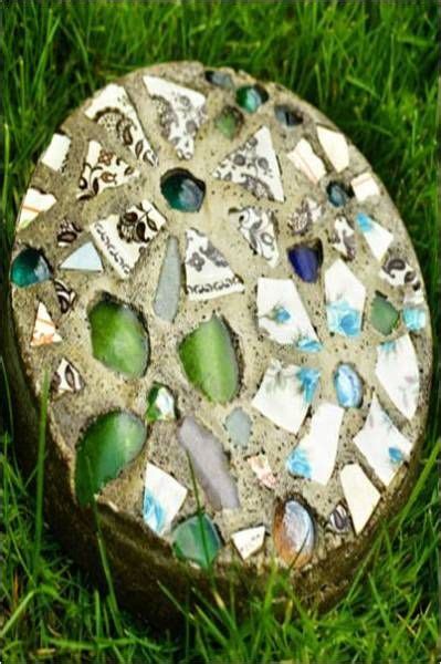 It looks great on front steps, and is fun to make. Garden Stepping Stones - Do It Yourself Use your own ...